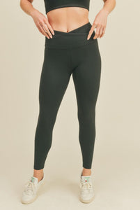 V Crisscross High-Rise Leggings